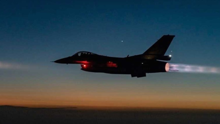 Турски воздушни напади врз курдски позиции во Сирија и Ирак