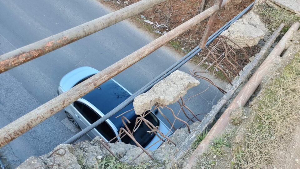 ФОТО+ВИДЕО: Опасност од мост надвозник кај Визбегово