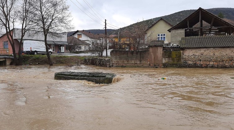 ЦУК: Опасност од брзо зголемување на водостоите на реките и суводолиците