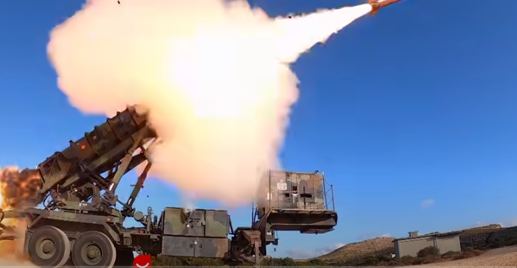 Што претставува ракетниот систем „Патриот“ што САД и го ветија на Украина и колкав е неговиот дострел?