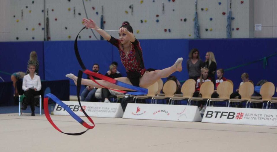Илина Соколовска освои сребрен медал на Интернационалниот натпревар по ритмичка гимнастика во Германија на песна на „Некст тајм“