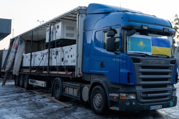 Казахстан и даде на Украина 41 генератор за болници