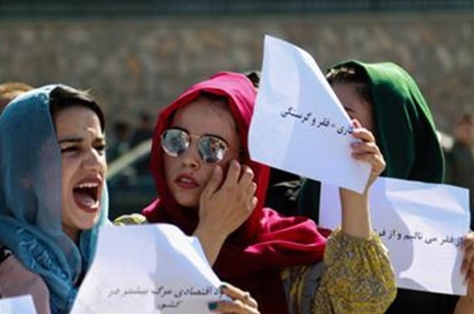 САД ги осудија талибанците затоа што на жените им забранија пристап до универзитетите