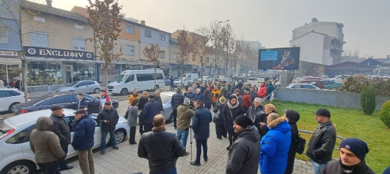 Протест пред тетовскиот суд за поддршка на лекарот Бобан Вучевски