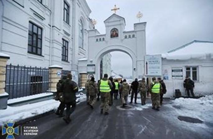 Украинската безбедносна служба ги претресува црквите осомничени за врски со Москва