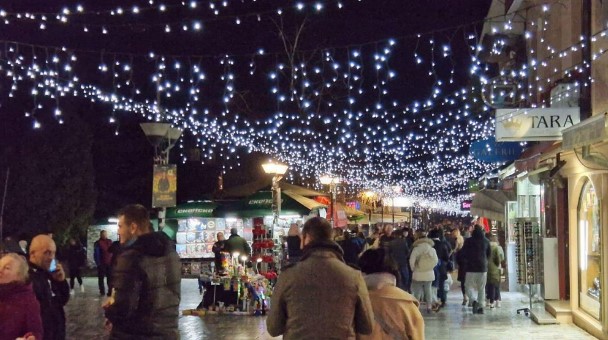 ФОТО: Македонскиот туристички бисер полн за Нова година, блеска со својот раскош и убавина