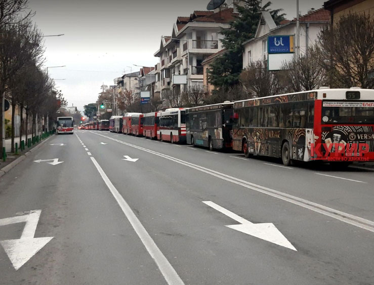 ВО ПОНЕДЕЛНИК СКОПЈЕ ДЕФИНИТИВНО ПАРАЛИЗИРАНО – Арсовска нема слух за проблемот на приватните превозници, нема шанси да седне на иста маса со нив!