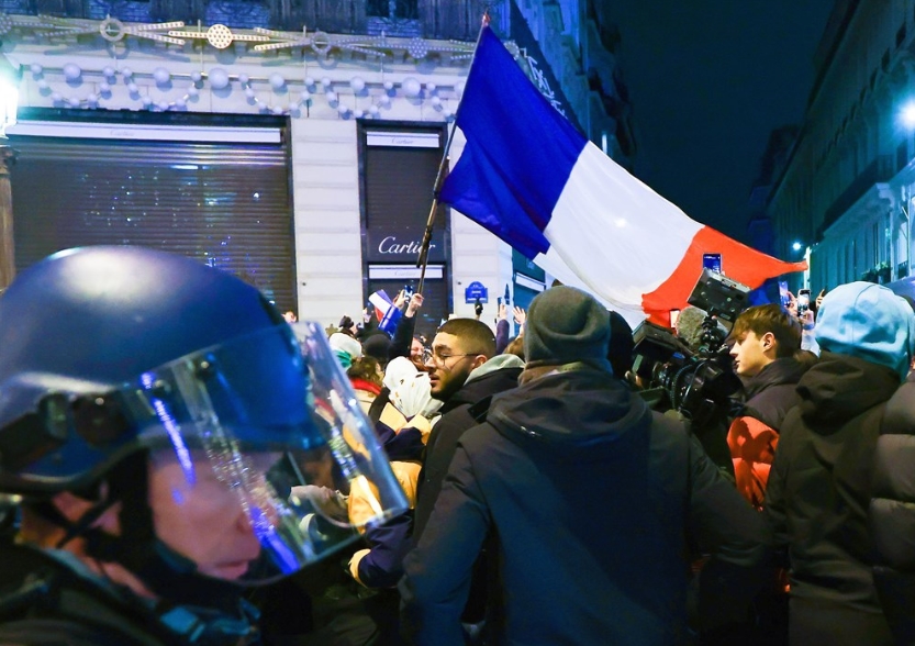 Хаос во Франција: Немири по полуфиналето на СП, приведени над сто лица