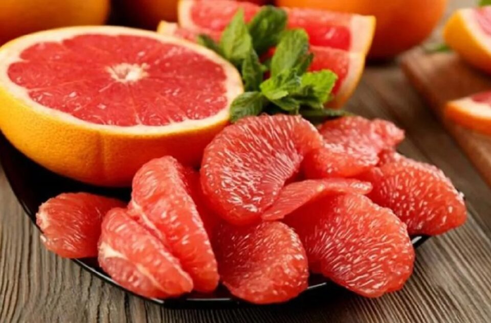 Народен лек со грејпфрут: Природен антибиотик кој го штити организмот од настинки и вируси