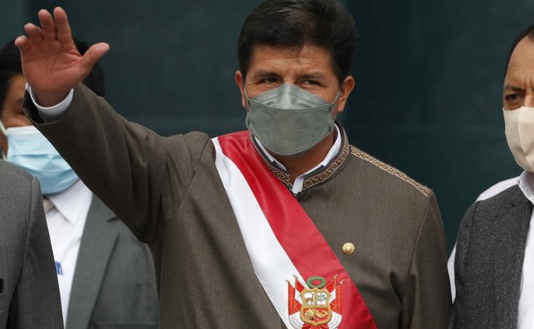 Перуанскиот претседател Кастиљо нареди распуштање на Парламентот