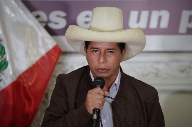 Претседателот на Мексико ја повтори понудата да му даде азил на Педро Кастиљо