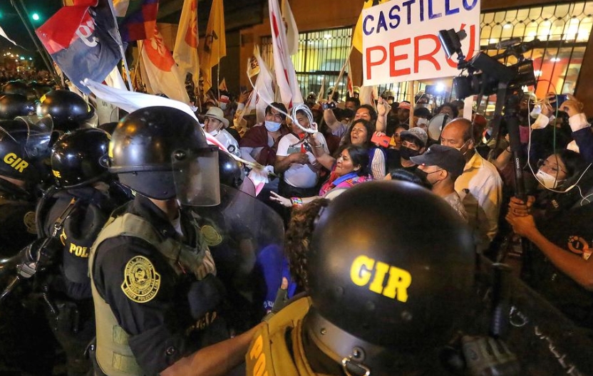 Судот нареди соборениот перуански претседател Педро Кастиљо да остане во притвор 18 месеци