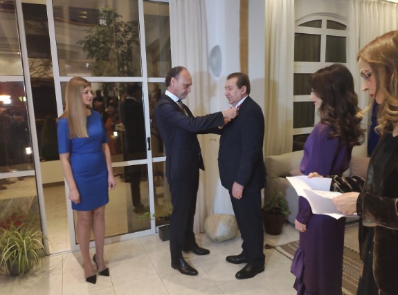 Ректорот на УКИМ Никола Јанкуловски одликуван со престижното француско признание „Витез од редот на заслуги“