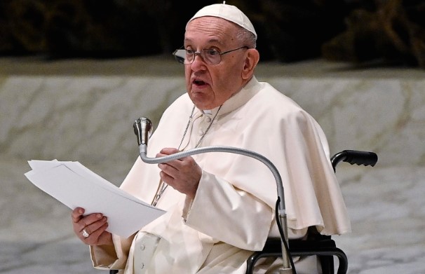 Папата Франциск ги осуди смртните казни во Иран поврзани со антивладините демонстрации