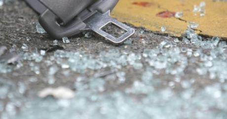 Автомобил излета од автопатот Тетово-Скопје, возачот тешко повреден