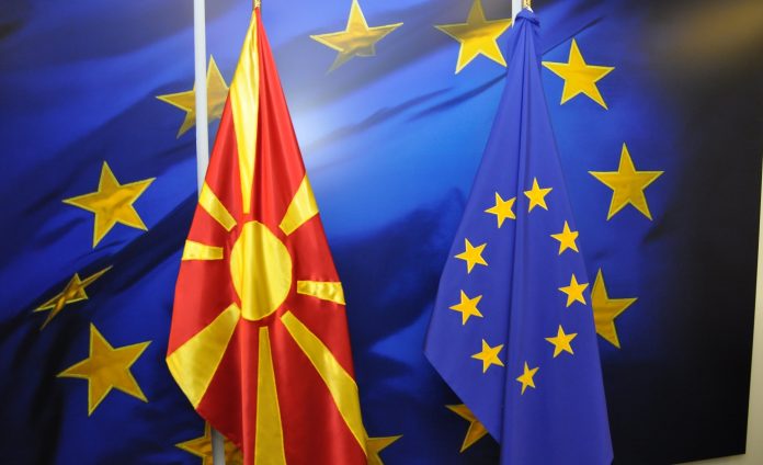 Мицевски: Власта вели дека е европски фронт, а злоупотребува европско знаменце за што реагираа и од ЕУ