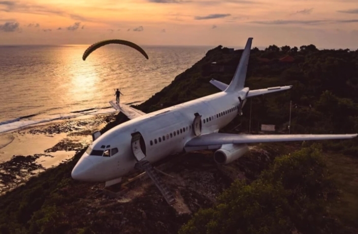 ФОТО: Стар авион претворен во луксузна вила на Бали- еве колку чини едно ноќевање