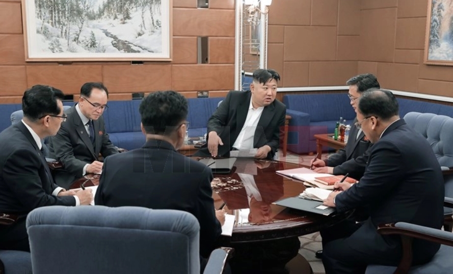Ким Џонг-ун свика средба со функционери од владејачката партија заради стравувањата за недостигот од храна во Северна Кореја