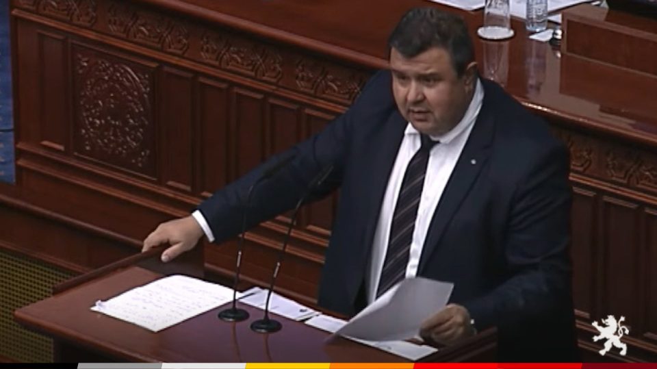 Мицевски: Преговорите и уцените за владиното мнозинство продолжуваат, мнозинството нема доволно пратеници за гласање на министрите па затоа опструира со паузи