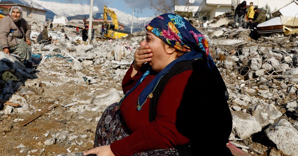 СИРИЈА Е БЕЗПОМОШНА – чудно нешто се случува над небото во земјата која беше опустошена од земјотресот во понеделникот (ФОТО)