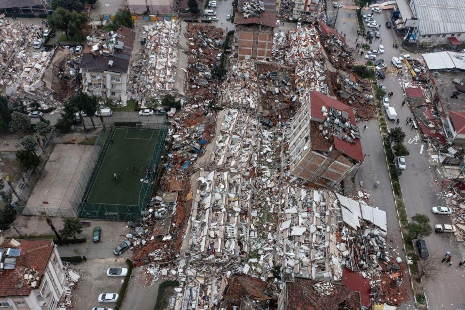 Еве како изгледа Турција два месеци по разорниот земјотрес – таму се гради на големо, се знае кога се ќе биде готово! (ФОТО)