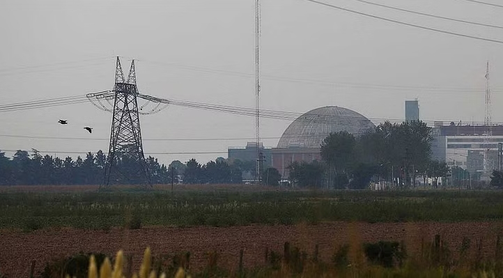 Половина Аргентина е без струја од голем пожар