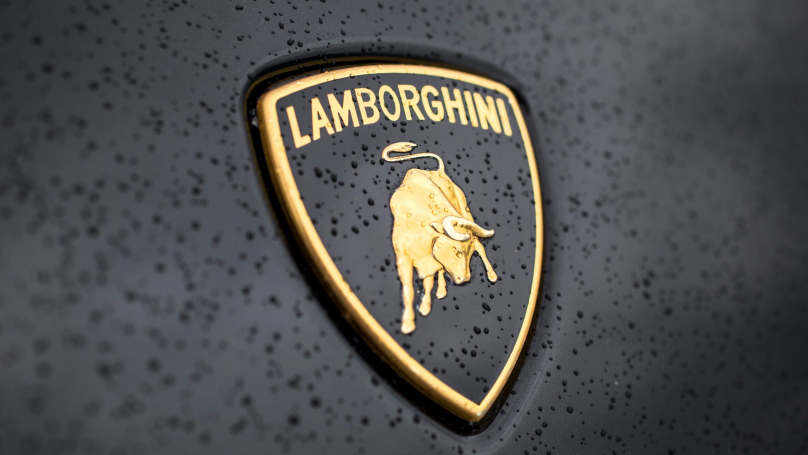 Новото Lamborghini развива 1.001 КС, има V12 и три електрични мотори