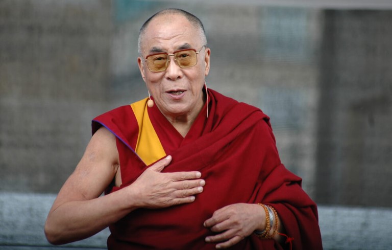 Жртвуваме здравје за да заработиме, па трошиме пари да си го вратиме здравјето – најголемата мудрост на Далај Лама