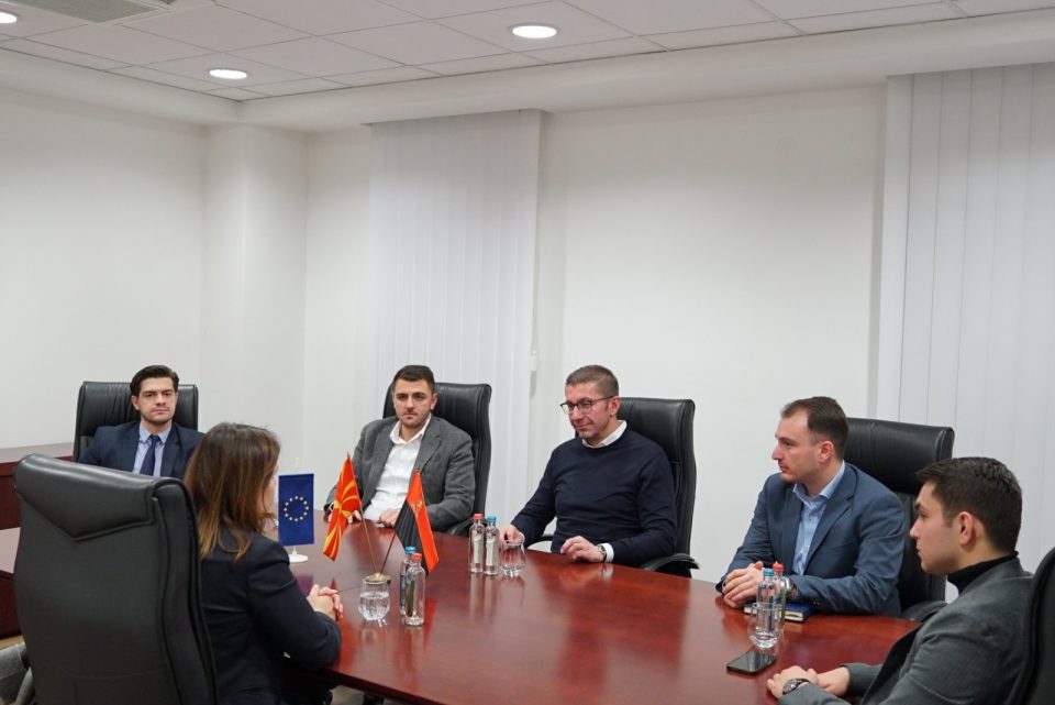 Мицкоски и Попов остварија средба со европратеничката и претседател на Младината на ЕПП, Переира