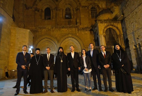 Црковно-државна делегација присуствуваше на утрената богослужба во храмот на Воскресението во Ерусалим