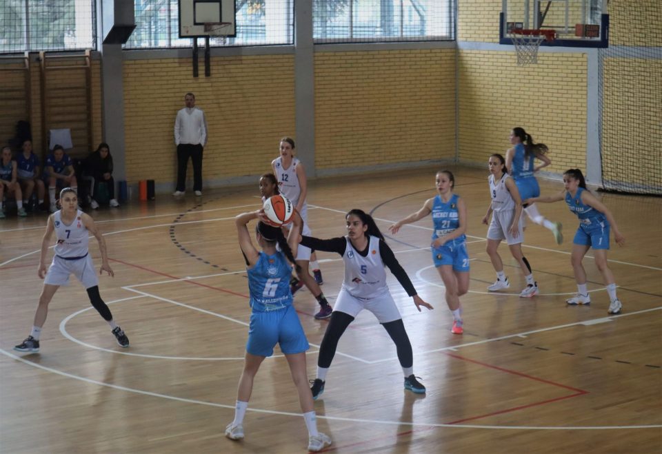 Бадел и Баскет Кам на чекор од ново финале женскиот кошаркарски шампионат