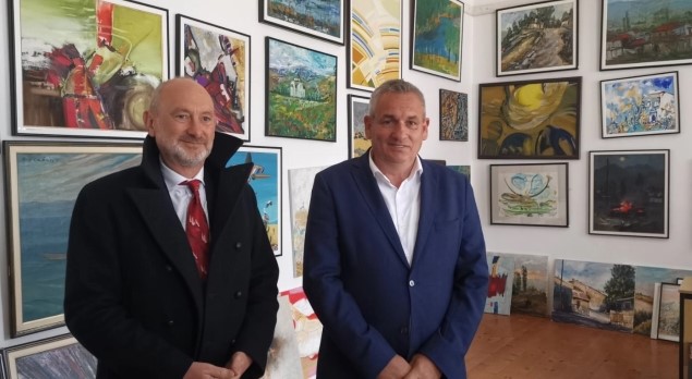Евроамбасадорот Гир во работна посета на Општина Дебрца