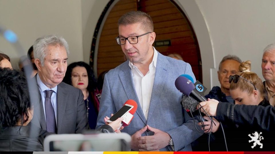 Мицкоски: Подготвени сме веднаш да одиме на избори, но кукавичката влада на ДУИ поддржана од малцинскиот партнер СДСМ се плаши од соочување со народот