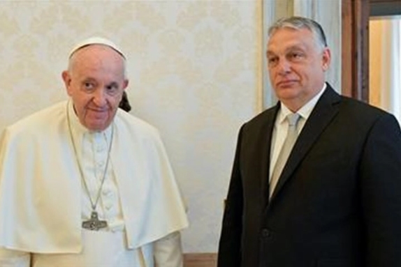 Папата допатува во тридневна посета на Унгарија