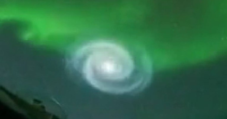 На небото над Алјаска снимена необична појава (ВИДЕО)