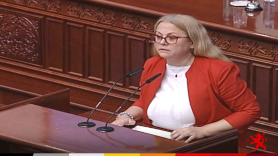 Стојаноска: До толку работата е отидена во криминал и корупција што дури се оди против донесена одлука на Уставен суд со која не смее да се зголеми работното време повеќе од 40 часа неделно