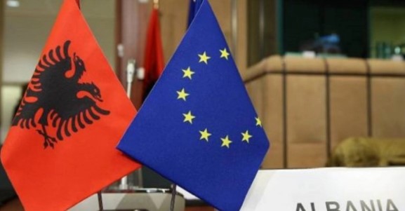 Хоман: Нема членство во ЕУ без успешна реформа на правосудниот систем на Албанија
