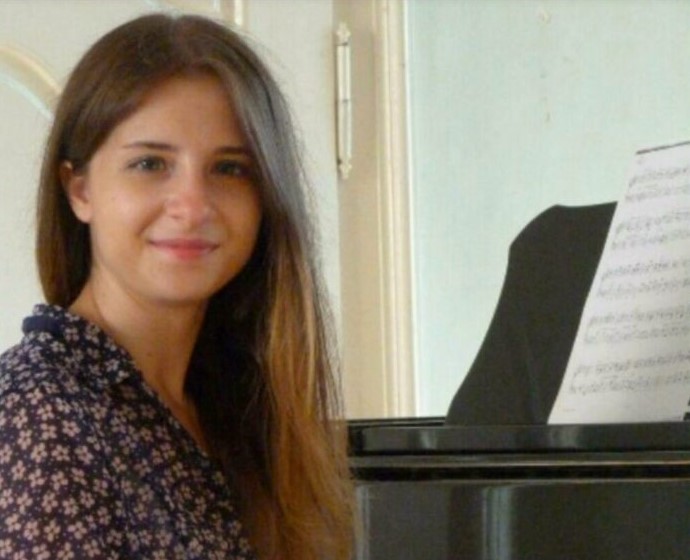 Пијанистката Ана Велиновска изведе дело од композиторот Гоце Коларовски во Швајцарија