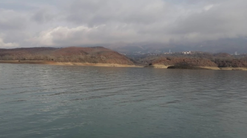 Стружанец ловел риба на Дебарско Езеро со водна пушка-харпун