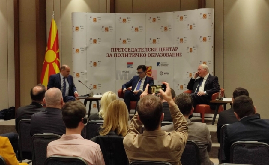 Хил: Отворен Балкан е создавање на смисла за добрососедство