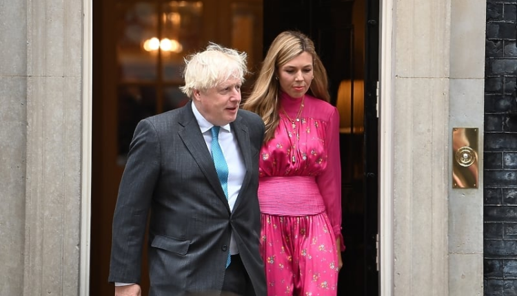 23 години помладата сопруга на Борис Џонсон повторно бремена – нема да поверувате кое дете по ред му е на поранешниот премиер на Британија