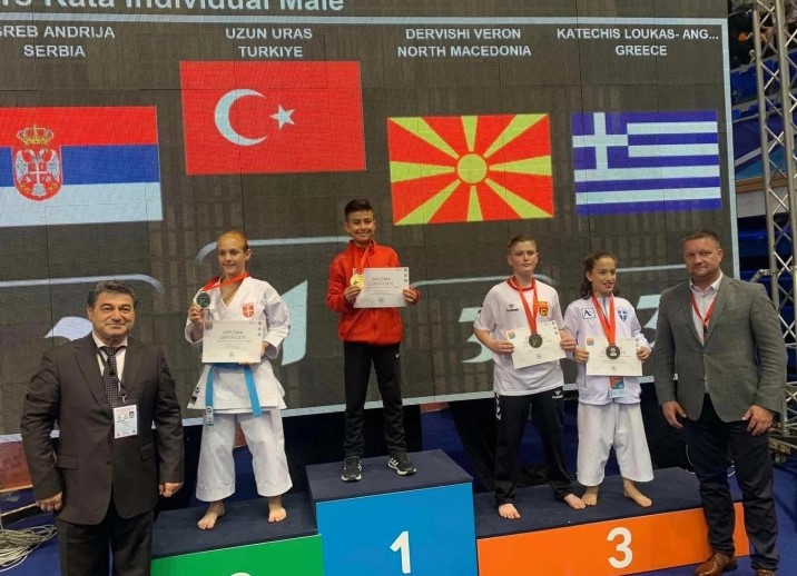 БРАВО: Три медали за македонските каратисти на Балканското првенство за деца
