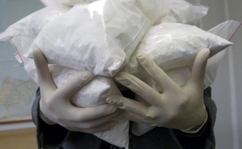 Во Мексико запленет чамец со речиси три тони кокаин
