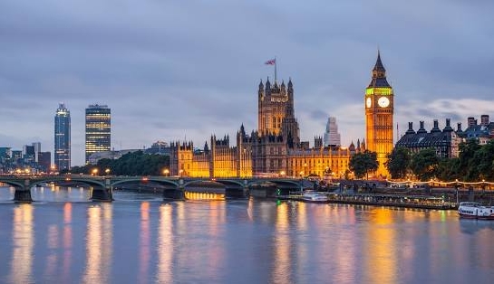 Лондон ги забрзува плановите за заштита од поплави поради климатските промени