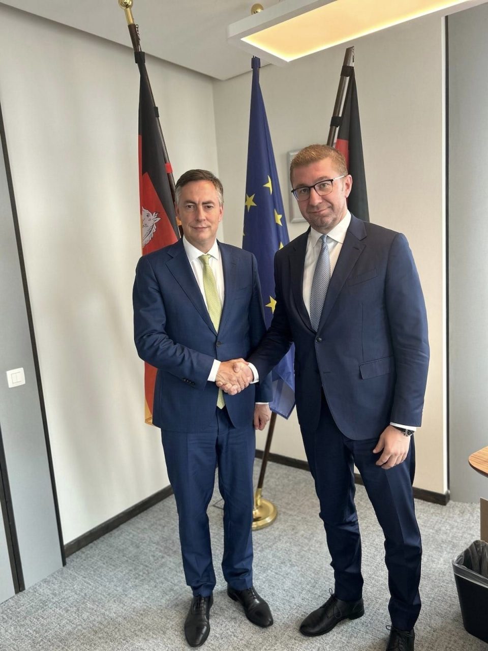 Мицкоски во рамките на неговата посета на Брисел се сретна со потпретседателот на ЕПП Дејвид Мекалистер