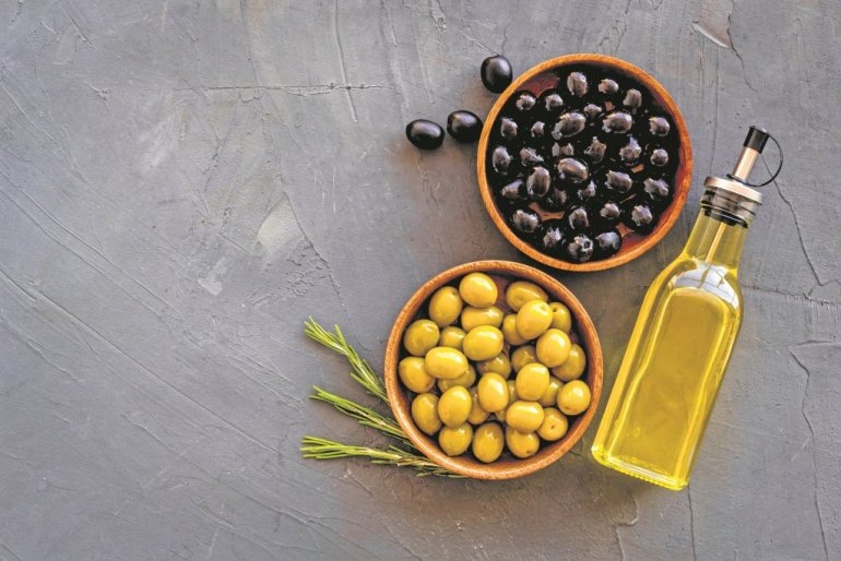 НАПРАВЕТЕ ДОМАШНА ТАПЕНАДА, вкусен намаз од маслинки