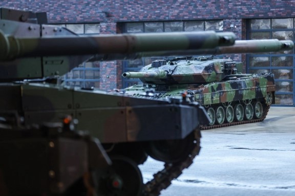 Швајцарија стави вето на извозот во Украина на околу 100 тенкови на приватна компанија