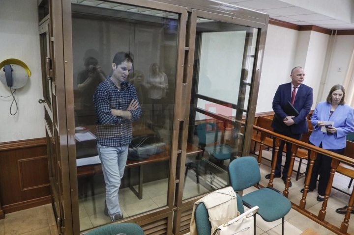 Градскиот суд во Москва го задржа американскиот новинар Гершкович во затвор до крајот на август