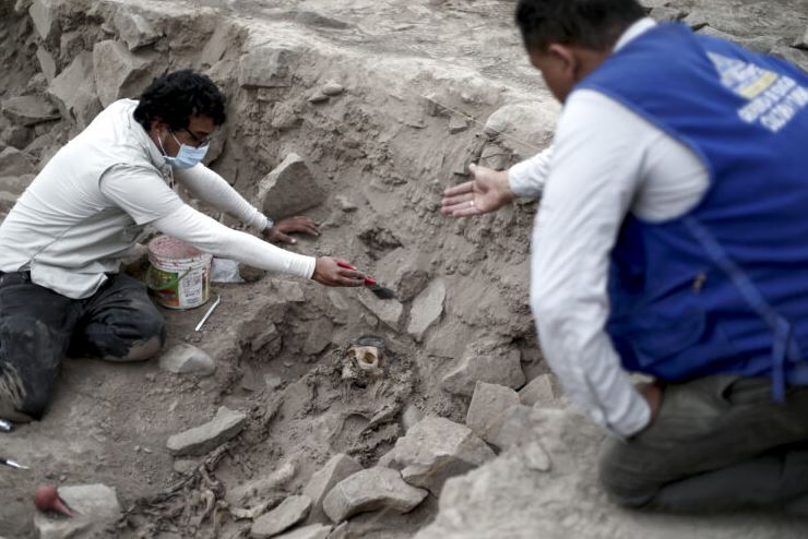 ФОТО: Археолози во Перу открија мумија стара повеќе од 3.000 години