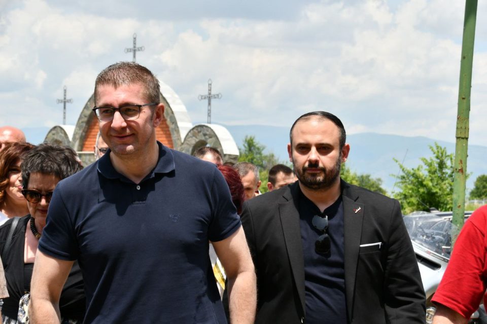 Мицкоски денес традиционално на Пеленица: Македонија заслужува обединување, а за криминалците одговорност (ФОТО)